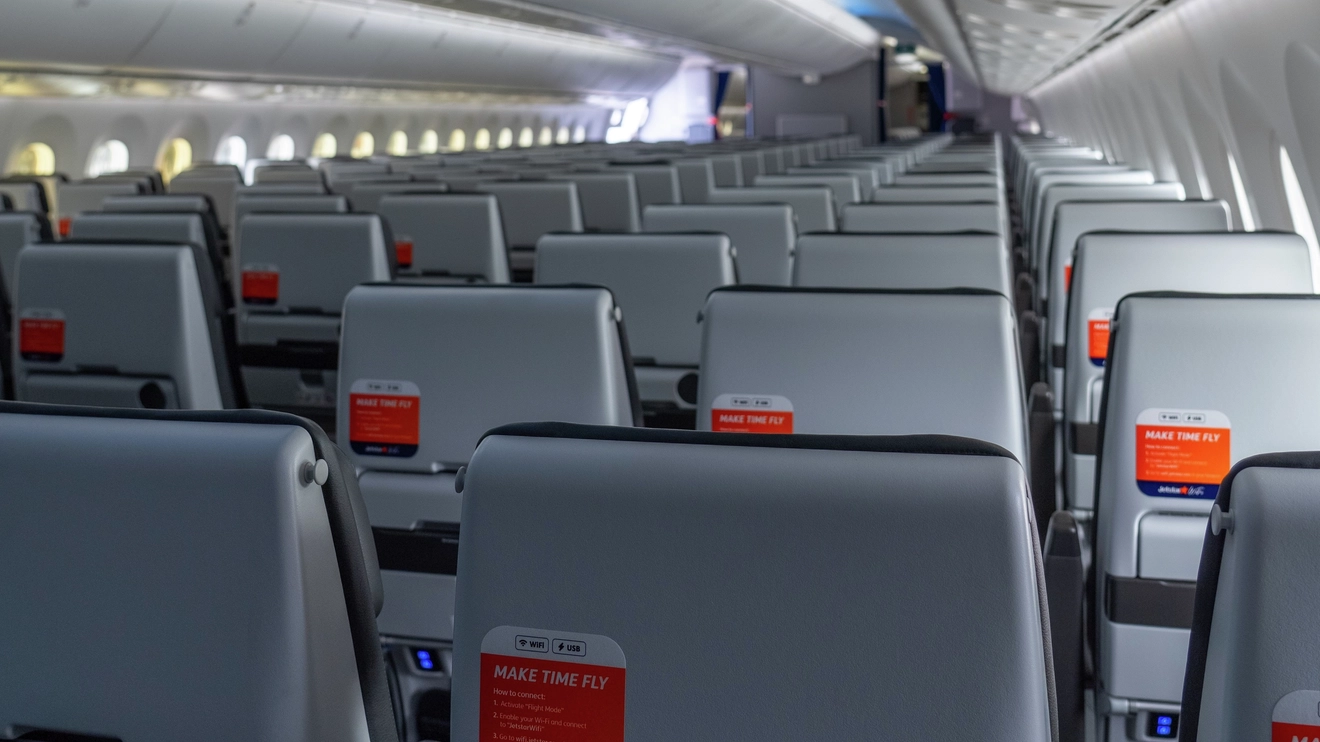 Jetstar Boeing 787 Dreamliner | Fly in style