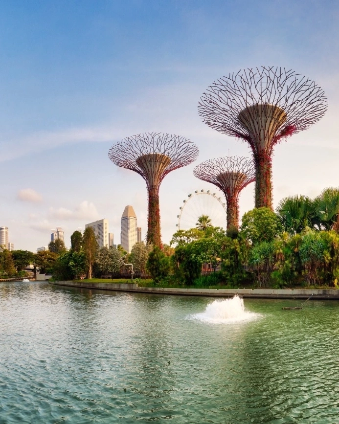 Marina Bay Sands hotel, Marina Bay and Gardens by the Bay Supertrees, Singapore. Image credit: stock.adobe.com