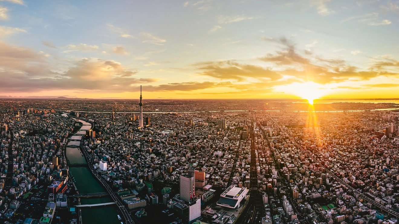 Đường chân trời Tokyo nhìn từ trên cao, bao gồm cả con sông và ngọn tháp Skytree lúc bình minh. Hình ảnh của: stock.adobe.com